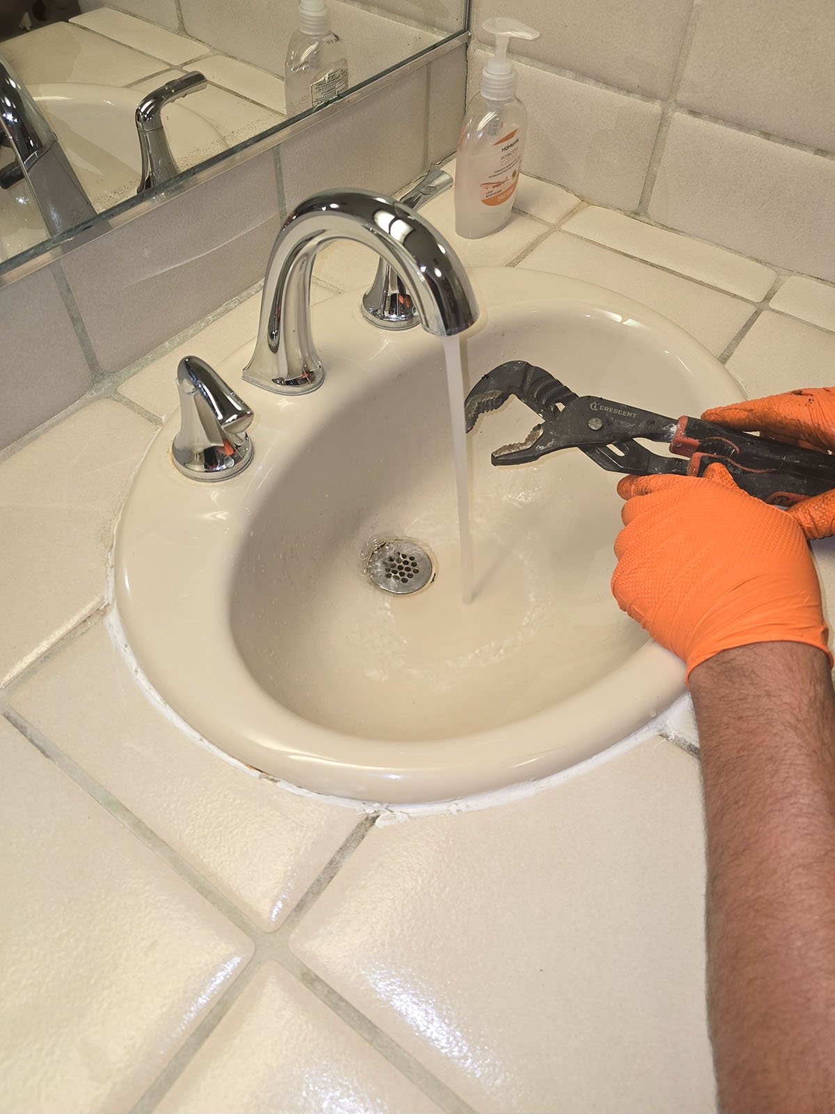 Old faucet removed and repaired then installed a new one with Drain Charmer Plumbing & Rooter Inc